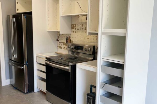 Vaughan_during_pantry-drawers_1440